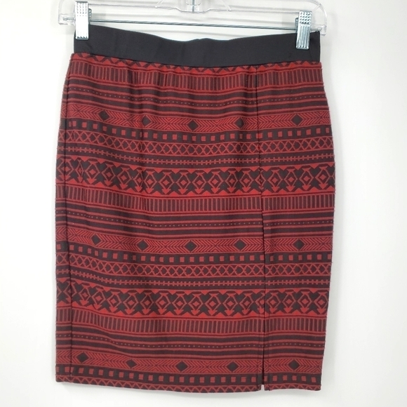 Sanctuary Red Black Aztec Print Mini Skirt - Picture 1 of 8